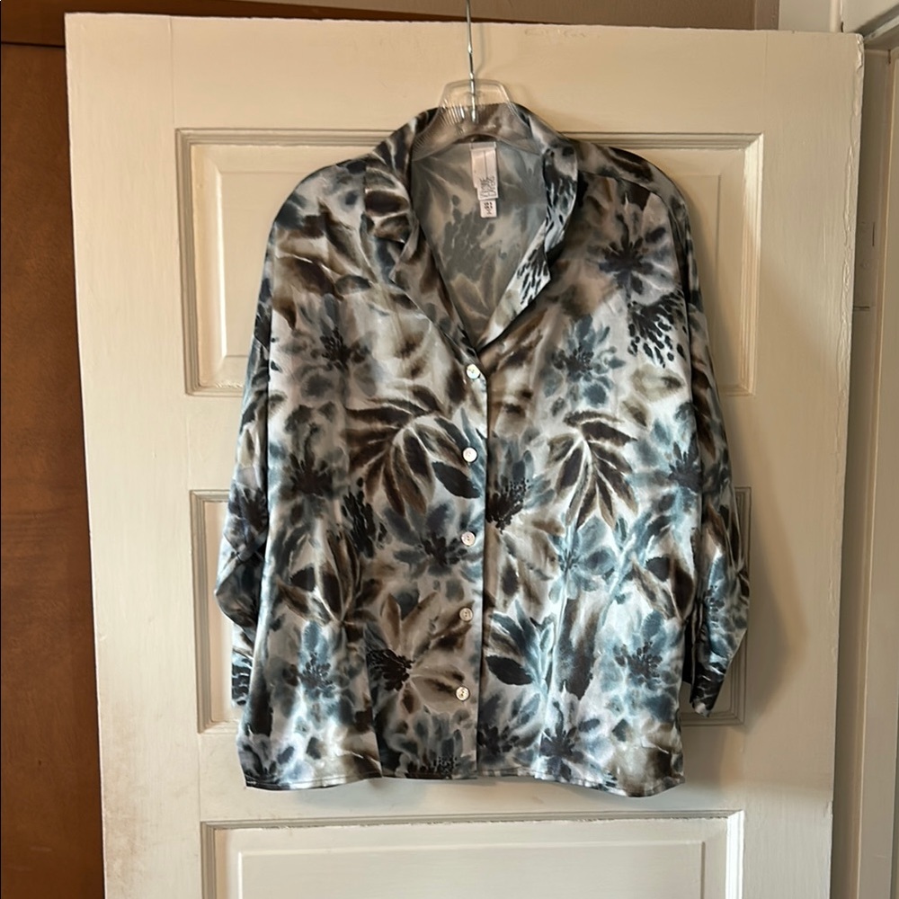 Blue and Gray Boxy 3/4 Sleeve Notched Collar Blouse
